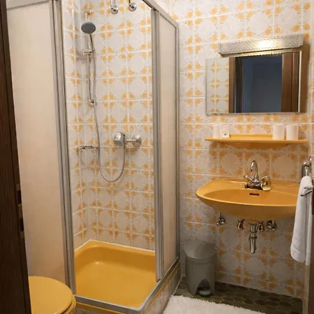 Konukevi Zur Quelle 3*